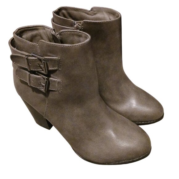 Charlotte‎ Russe Lux Ankle Booties in Gray, Size 8, Almond Toe, Buckle Detail - Picture 1 of 9